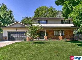 8814 Raven Oaks Dr, Omaha, NE 68152
