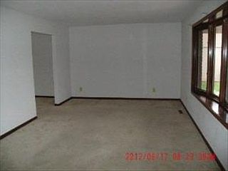 2nd image of 3359 Applewood Ln
