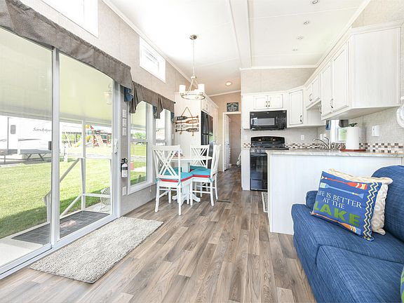 5th image of 11539 Lake Dr #153