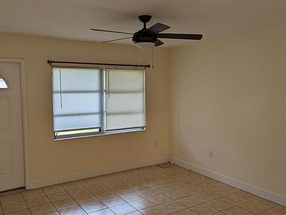 3rd image of 609 Scenic St #609