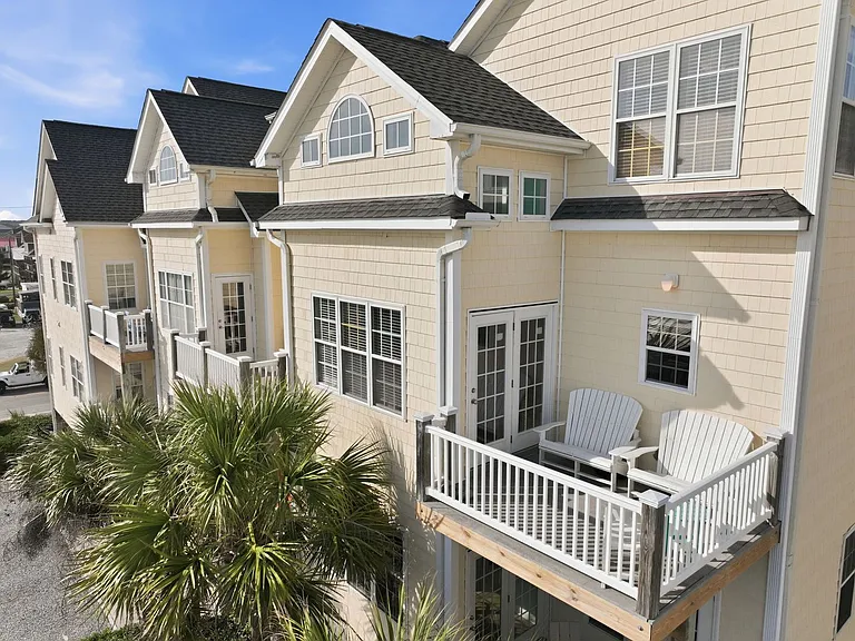 215 Summerwinds Pl — Photo 3