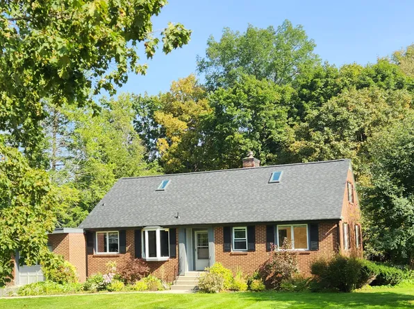 21 Roberta Rd, Pittsfield, MA 01201
