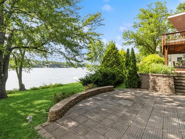 9225 Diamondhead Dr, Dexter, IA 50070