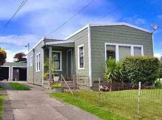 946 9th St, Crescent City, CA 95531