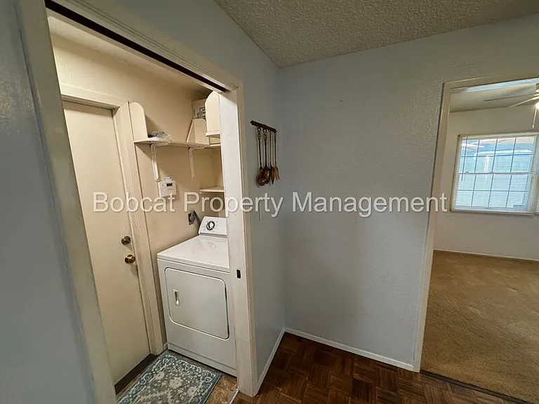 1316 Stanford Dr — Photo 6