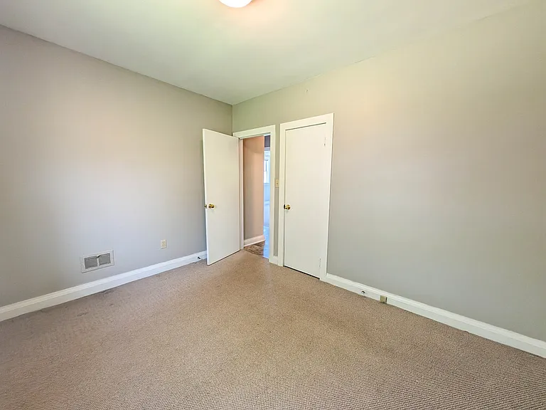 106 Haig St — Photo 14