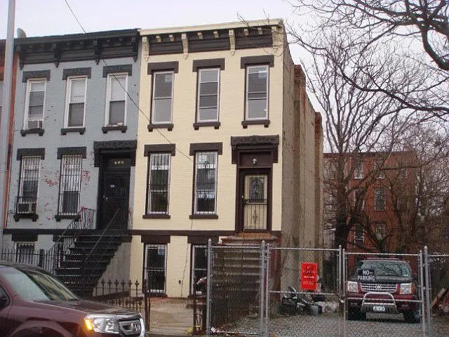 Building Photo 4