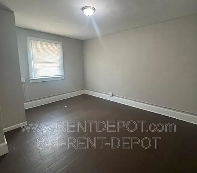 801-805 Hess Ave — Photo 5