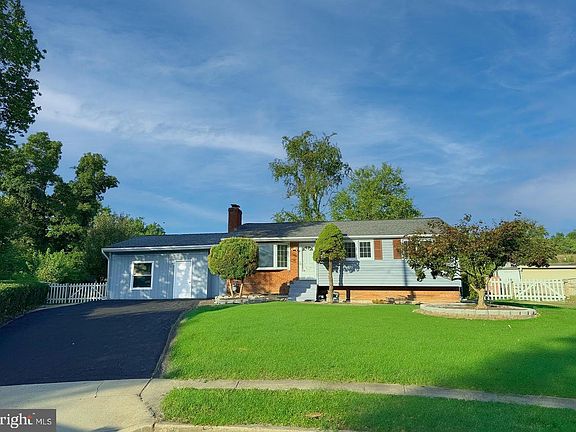 2nd image of 8234 Jepson Pl