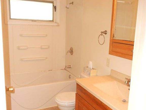 4th image of 1909 S 31st St