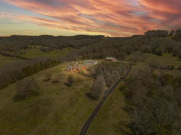 954 Molino Rd, Fayetteville, TN 37334
