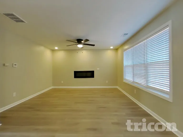47 Rosemont Ct — Photo 2