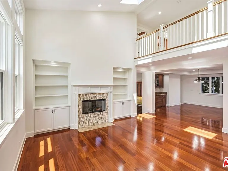 1633 Voorhees Ave — Photo 4