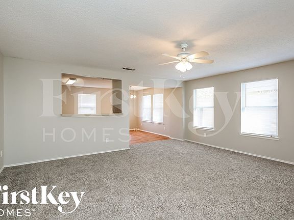 4th image of 3425 Pinebrook Dr
