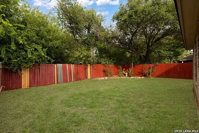30 Pembroke Ln — Photo 18
