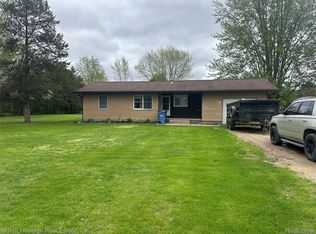 2901 Patterson Lake Rd, Pinckney, MI 48169