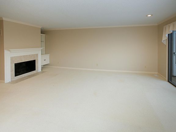 1028 essex cir-105