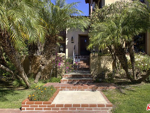 3rd image of 885 Cumberland Rd