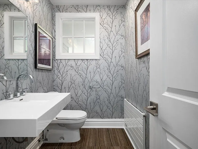 Powder Room. Please note walls have been painted white.