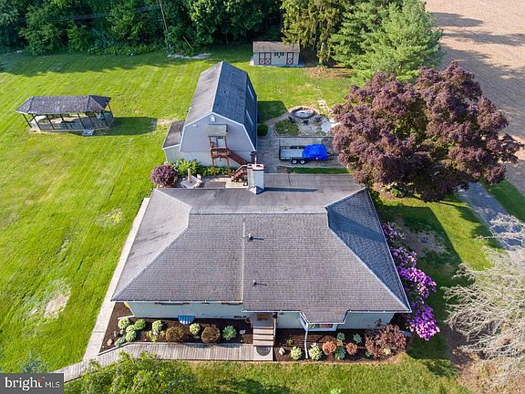 4th image of 61 Wagner Ln