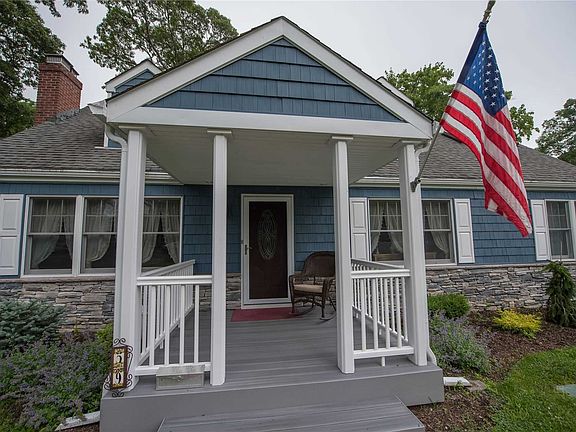 3rd image of 59 Hollins Ln