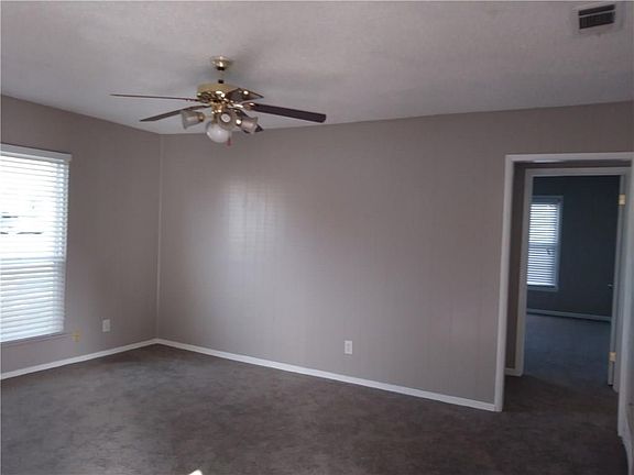 5th image of 1002 Edmondson Dr