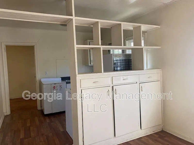 1 bed, 1.0 bath, 835 sqft, $795 — Photo 2