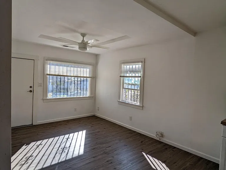 4186 Myrtle Ave — Photo 5