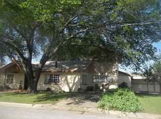 1305 Flag St, Llano, TX 78643