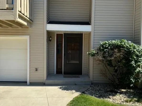 6441 South Crabapple COURT #3, Oak Creek, WI 53154