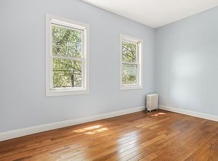 318 E 9th St APT 2R, Brooklyn, NY 11218