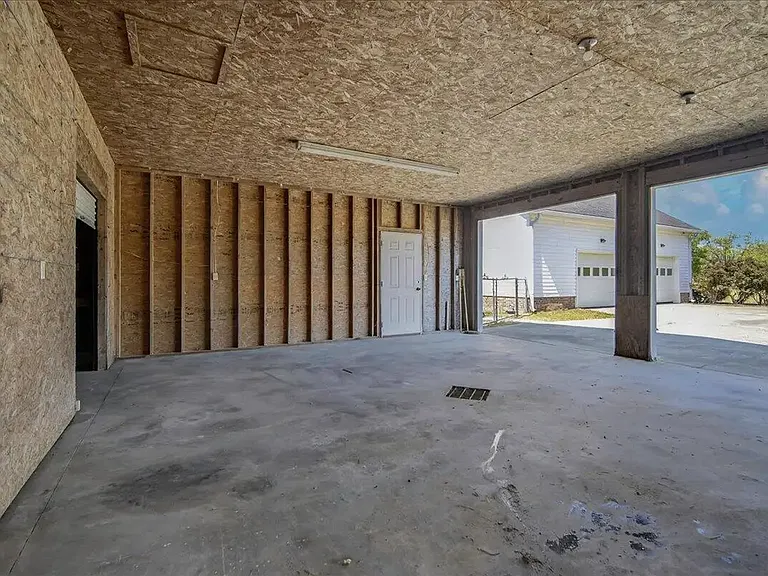 1032 Lynch Rd — Photo 26