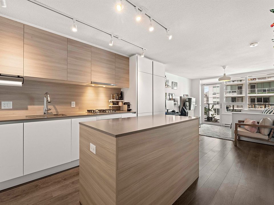 1st image of 988 Quayside Dr #1906