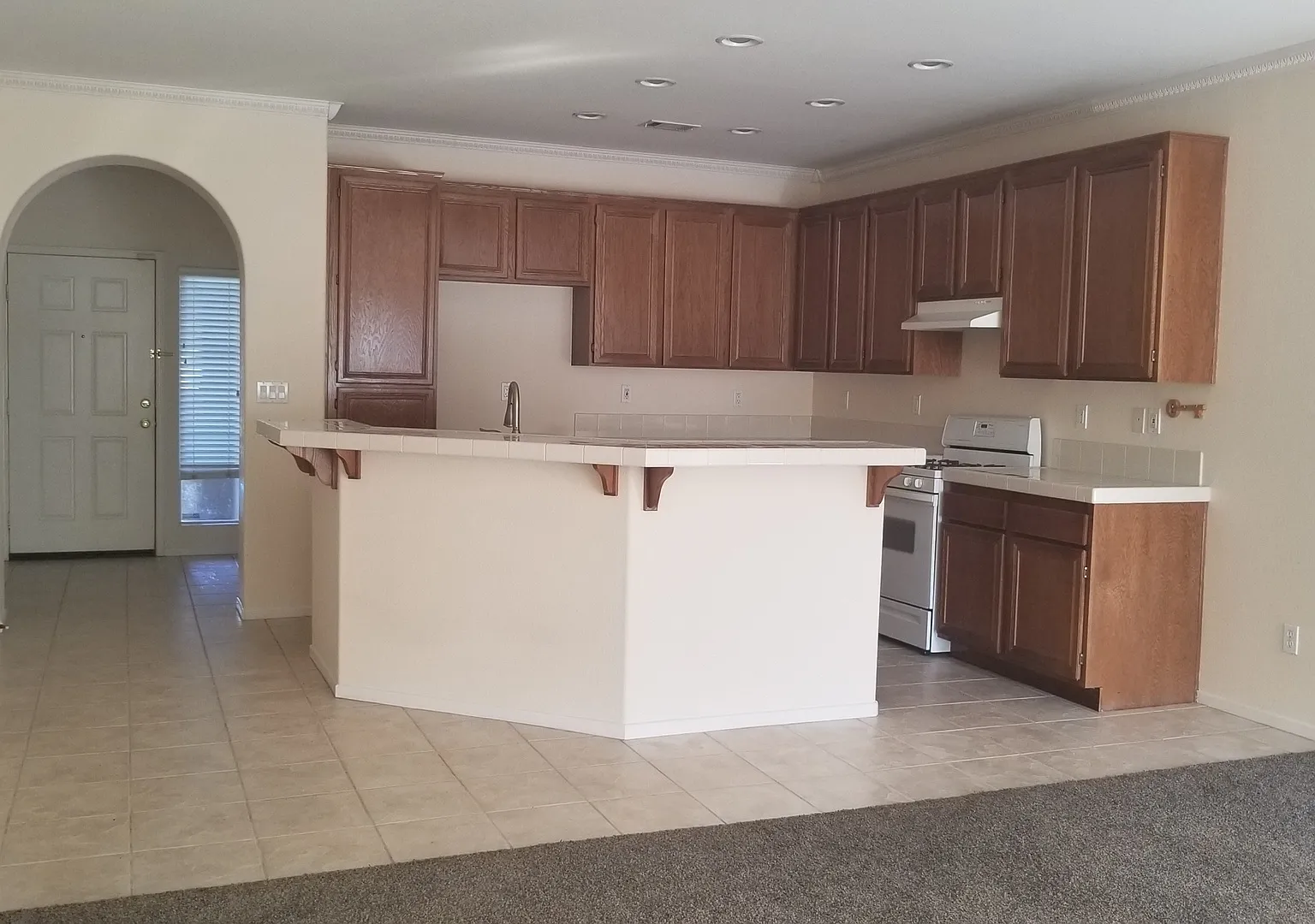 Single Story 3 Bedroom in Paseo Del Sol — Photo 3