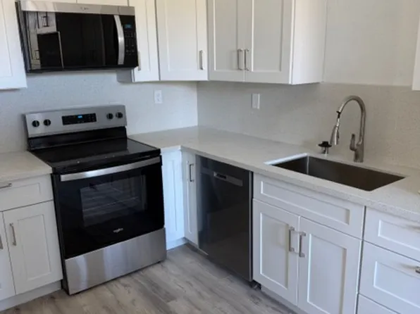 North Pacific Beach, 2 bedroom 2 bath with panoramic views of Ocean and Mission Bay, 1243B Van Nuys St #1245-B, San Diego, CA 92109