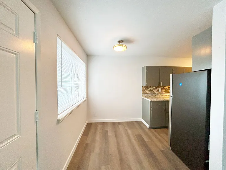 39th Ave Flats — Photo 21