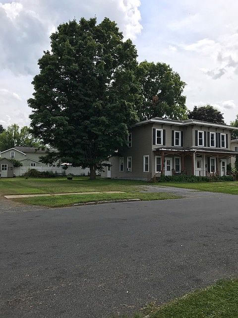 1st image of 309 E 8th St