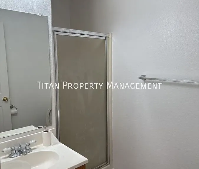 3604 N Loop Blvd — Photo 11