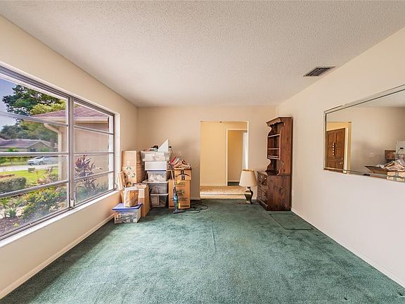 5th image of 1943 Forest View Dr