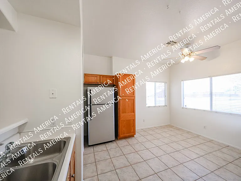 16195 W Lincoln St — Photo 11