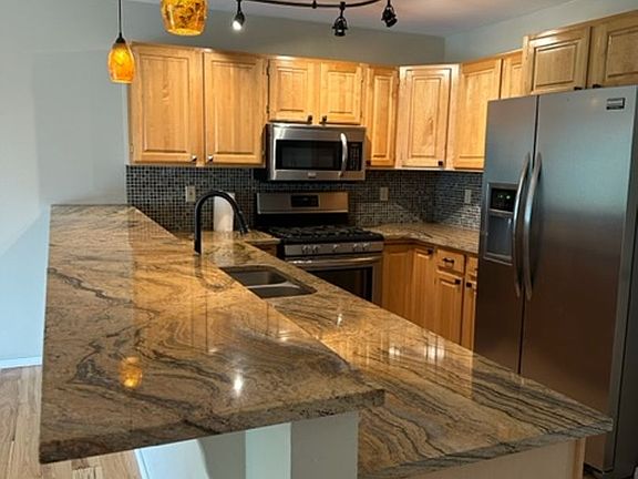 4th image of 104 S Yellowstone Ave APT 1