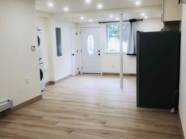 72 Alexander St #1
