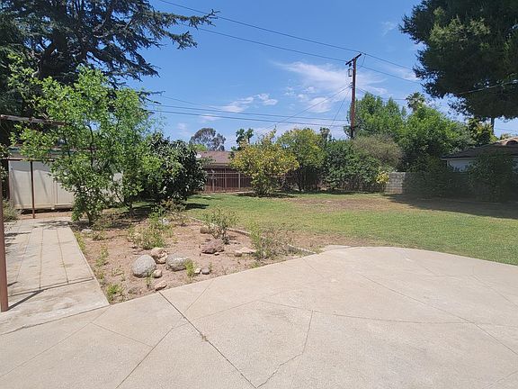 2nd image of 1835 Rose Ave