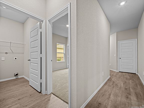3rd image of 710 Jennifer Way