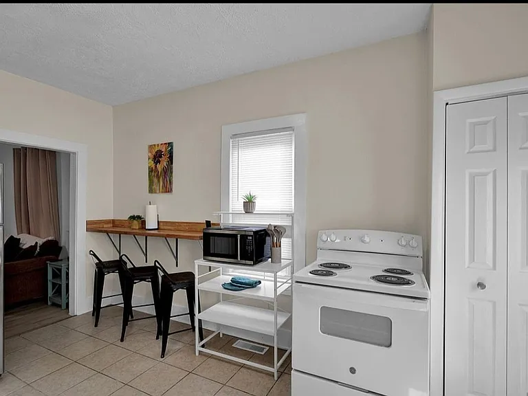 1814 Hercules Ave — Photo 3