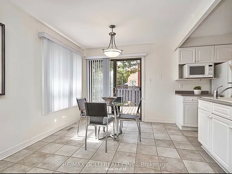 2586 Hammond Rd — Photo 12