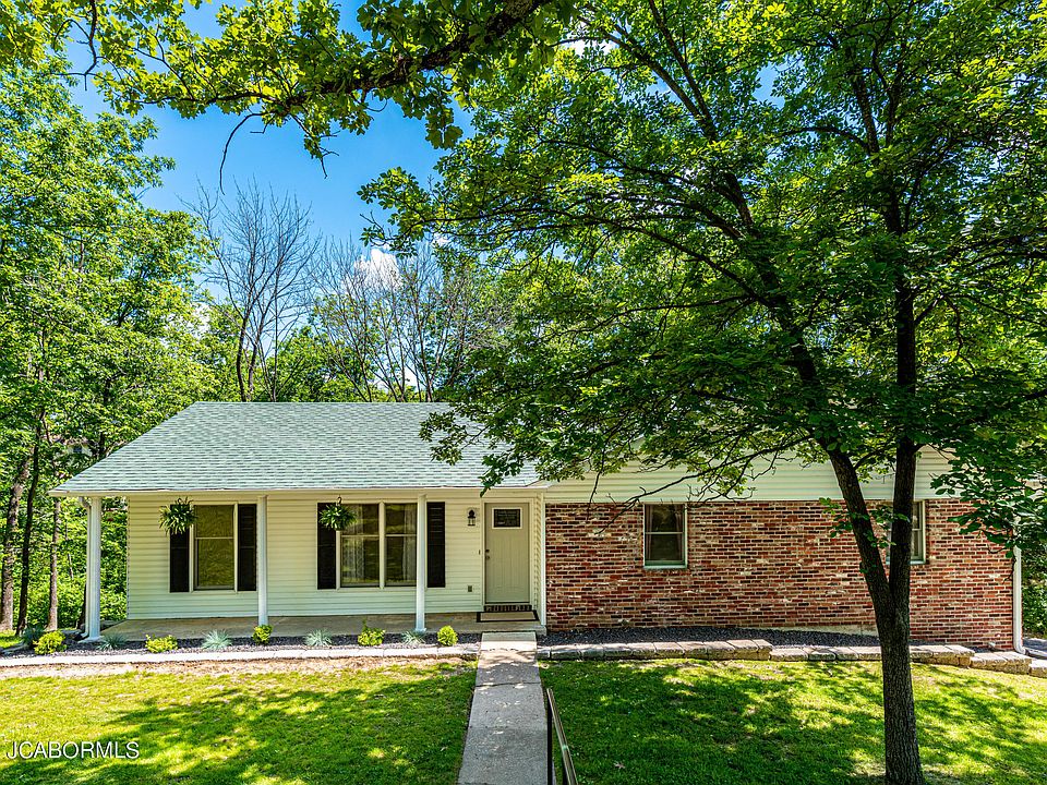 1st image of 1629 Hickory Nut Ln