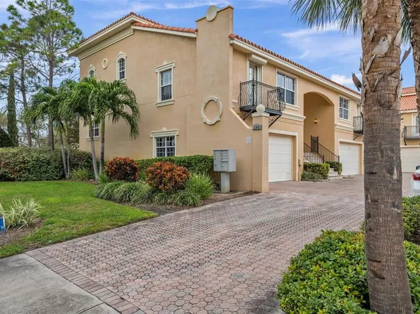 100 Ricardo Way NE APT 2, Saint Petersburg, FL 33704