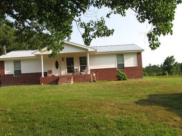 170 Hickory Hill St, Zavalla, TX 75980