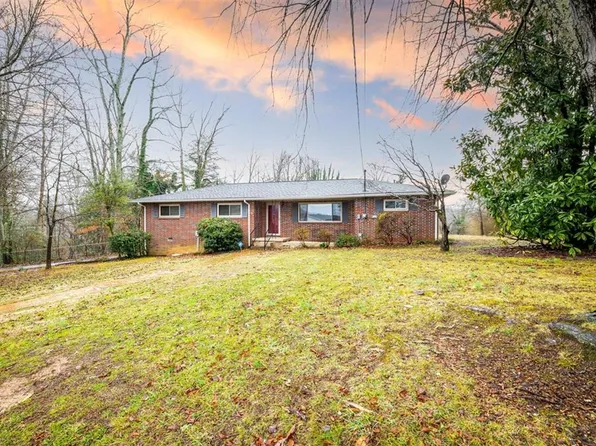 1802 Cherokee St, Athens, TN 37303